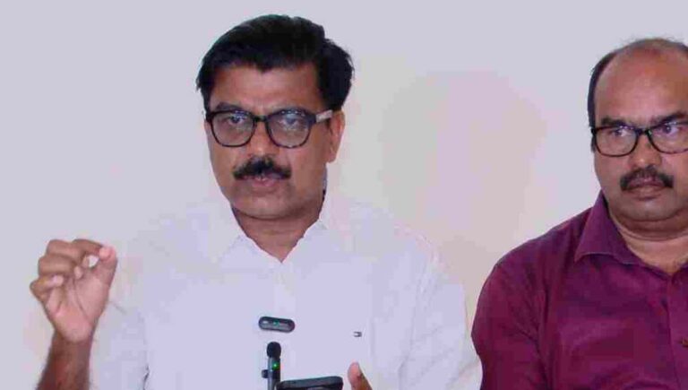 കരിമണല്‍ ലോബിക്ക് വേണ്ടി കേരളത്തില്‍ പ്രളയം ഉണ്ടാക്കി; സര്‍ക്കാരിനെതിരെ ഗുരുതര ആരോപണവുമായി മാത്യു കുഴല്‍നാടന്‍ എംഎല്‍എ