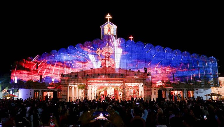 മുണ്ടത്തിക്കോട് ദുരന്തം : തിരുനാളിന് വെടിക്കെട്ട് വേണ്ടെന്നുവെച്ച് പാവറട്ടി പള്ളി