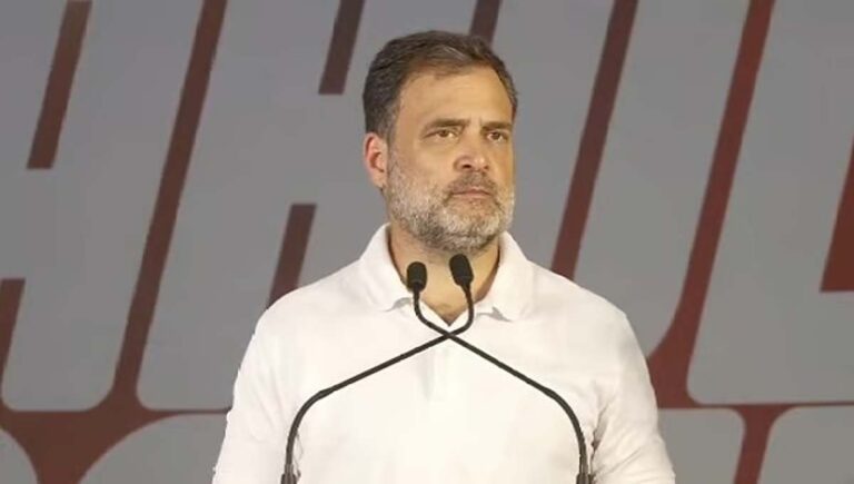 വ്യാജ ദേശീയത പ്രസംഗിക്കുന്ന ആര്‍എസ്എസ് അമേരിക്കയില്‍ പ്രകടിപ്പിക്കുന്നത് സമ്പൂര്‍ണ വിധേയത്വം : രാഹുല്‍ ഗാന്ധി