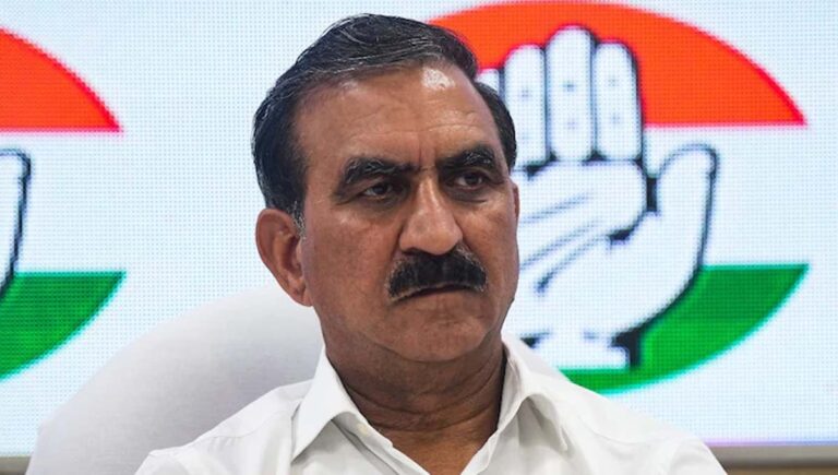 കടുത്ത സാമ്പത്തിക പ്രതിസന്ധി : മുഖ്യമന്ത്രിയുടേയും മന്ത്രിമാരുടേയും ശമ്പളം വെട്ടിക്കുറച്ച് ഹിമാചല്‍ കോൺഗ്രസ് സര്‍ക്കാര്‍