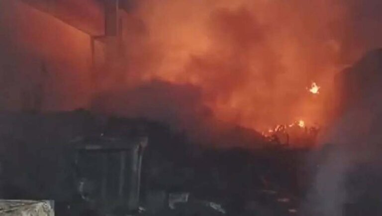 ഡൽഹിയിലെ രോഹിണിയിൽ തീപിടുത്തം; മൂന്ന് മരണം