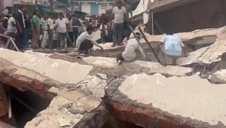 മധ്യപ്രദേശിൽ ലോഡ്ജ് തകർന്നുവീണ് രണ്ട് മരണം; നിരവധി പേർ കുടുങ്ങി
