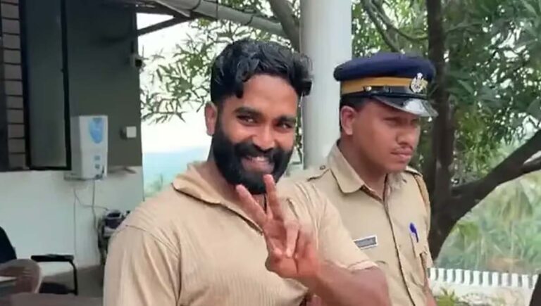 മുഖംമൂടി ധരിച്ച് വെല്ലുവിളി വിഡിയോകള്‍; വ്‌ലോഗര്‍ നിയാസ് കൊട്ടാരം പിടിയില്‍