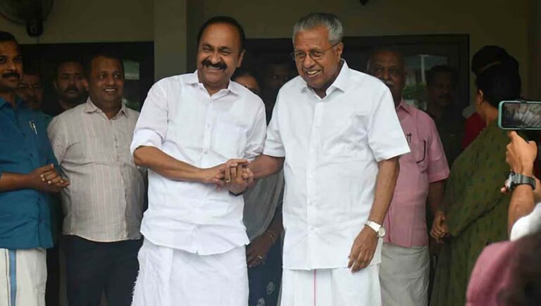 പിണറായി വിജയനെ വീട്ടിലെത്തി സന്ദര്‍ശിച്ച് നിയുക്ത മുഖ്യമന്ത്രി വിഡി സതീശന്‍