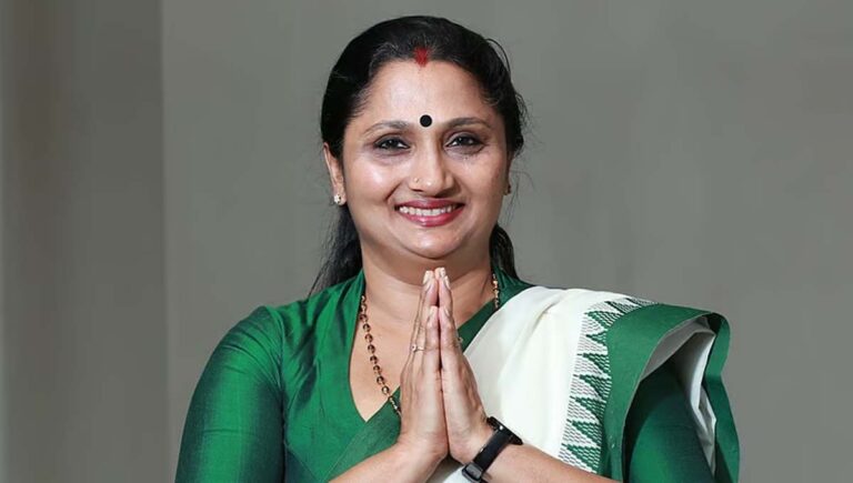 കോണ്‍ഗ്രസിലെ മുഖ്യമന്ത്രി ചര്‍ച്ച; വിഡി സതീശനെ വിമർശിച്ചും കെസി.വേണുഗോപാലിനെ പിന്തുണച്ചും ദീപ്തി മേരി വർഗീസ്
