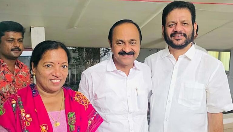 നിയുക്ത മുഖ്യമന്ത്രിക്കും ഭാര്യയായ നിയുക്ത മന്ത്രിക്കും ഒപ്പമുള്ള ചിത്രം പങ്കുവെച്ച എംപി വികെ ശ്രീകണ്ഠന്റെ പോസ്റ്റിന് വിമര്‍ശനം