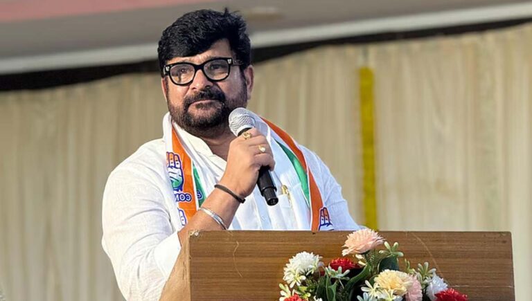 കർണാടക കോൺഗ്രസ് എംഎൽഎയും മുൻ മന്ത്രിയുമായ വിനയ് കുൽക്കർണിയെ അയോഗ്യനാക്കി