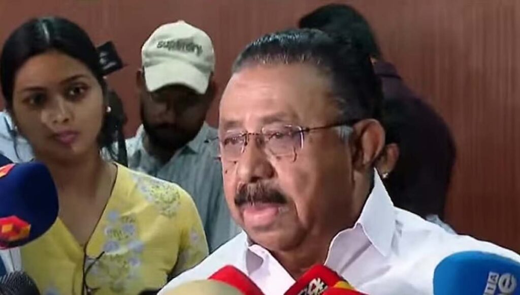 യുഡിഎഫിന്റെ മുഖ്യമന്ത്രിയെ തീരുമാനിക്കുന്നതിൽ ഘടകകക്ഷികള്‍ക്ക് റോള്‍ ഇല്ലെന്ന് എംഎം ഹസ്സന്‍; ഉണ്ടെന്ന് തിരുവഞ്ചൂര്‍
