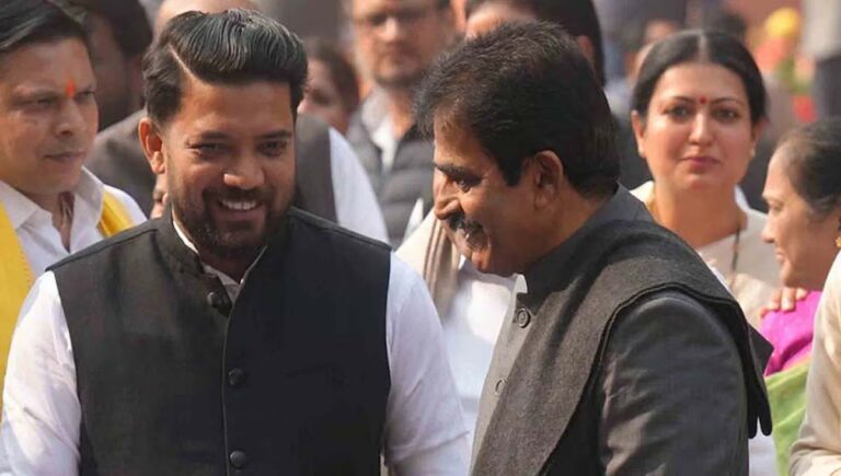 മുഖ്യമന്ത്രി സ്ഥാനത്തേക്ക് കെസിയെ പിന്തുണച്ചു; ഷാഫിക്കെതിരെ കോണ്‍ഗ്രസ് പ്രവര്‍ത്തകര്‍