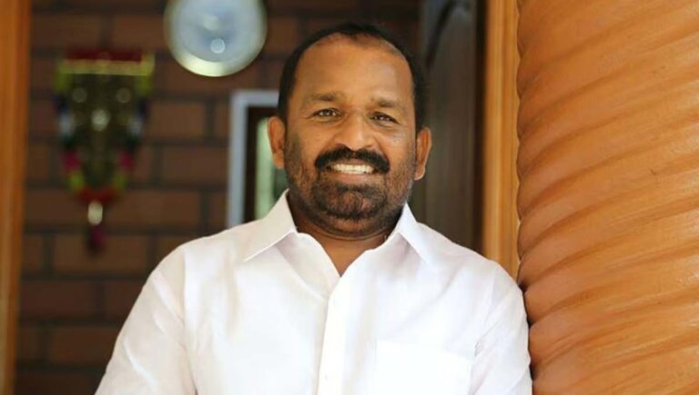 പാർട്ടി വിടുന്നു എന്ന വ്യാജ പ്രചാരണം; വ്യക്തി അധിക്ഷേപത്തിനെതിരെ ടിഎൻ പ്രതാപൻ എസ്പിക്ക് പരാതി നൽകി