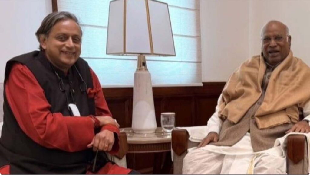 കോ​ൺ​ഗ്ര​സി​ലെ മു​ഖ്യ​മ​ന്ത്രി ച​ർ​ച്ച​; ഖാ​ർ​ഗെ​യു​മാ​യി ച​ർ​ച്ച ന​ട​ത്തി ത​രൂ​ർ