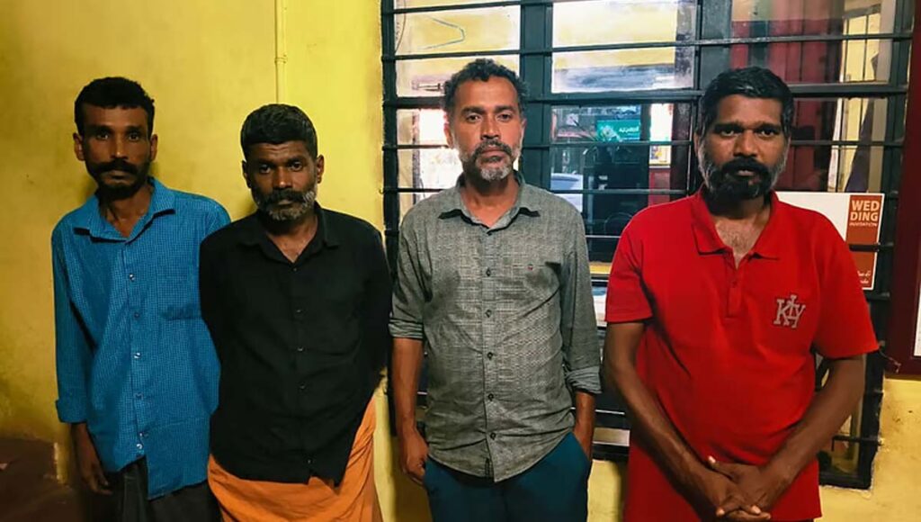മുട്ടിലിൽ വീണ്ടും മരംമുറി; ഈട്ടിമരം മുറിച്ചുകടത്താൻ ശ്രമിച്ച നാലംഗ സംഘം പിടിയിൽ