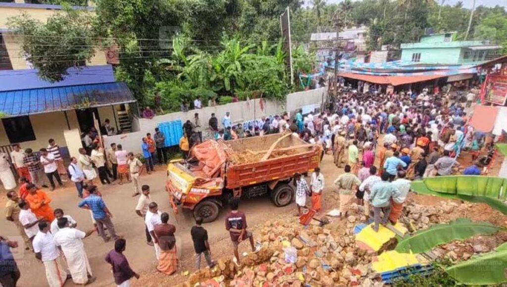 കൊട്ടാരക്കര ടിപ്പര്‍ അപകടം : മരിച്ചവരുടെ കുടുംബത്തിന് 5 ലക്ഷം രൂപ സഹായധനം പ്രഖാപിച്ച് സര്‍ക്കാര്‍