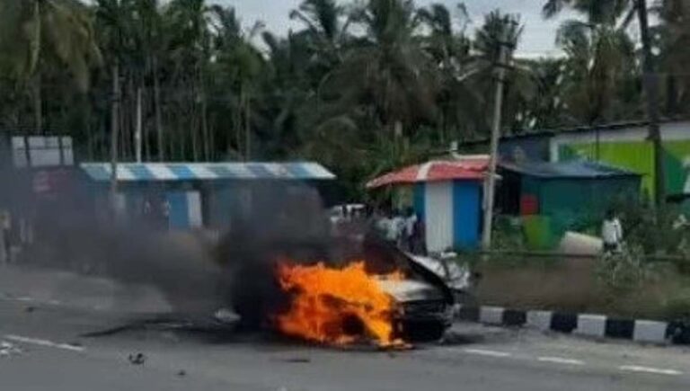 പെണ്‍ സുഹൃത്തിനെ കുത്തിപ്പരിക്കേല്‍പ്പിച്ചു; കാറിനുള്ളില്‍ പെട്രോള്‍ ബോംബ് പൊട്ടിച്ച് യുവാവ് ജീവനൊടുക്കി