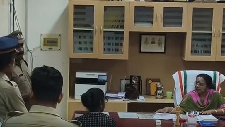 ആരോഗ്യവകുപ്പ് ഡയറക്ടറേറ്റ് ആസ്ഥാനത്ത് കസേരയെച്ചൊല്ലി ഉദ്യോഗസ്ഥർ തമ്മിൽ തെരുവ് യുദ്ധം