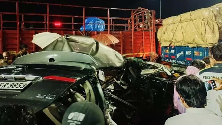 മലപ്പുറത്ത് നിര്‍ത്തിയിട്ട ലോറിയില്‍ കാര്‍ ഇടിച്ചുകയറി; ദമ്പതികള്‍ അടക്കം മൂന്നുമരണം