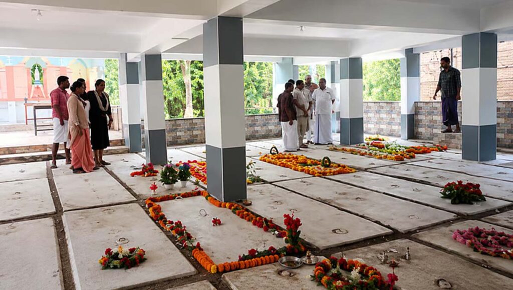 കണ്ണൂർ വാണിയപ്പാറ ഇൻഫാന്റ് ജീസസ് ചർച്ച് ശ്മശാനത്തിലെ ഒരു കല്ലറയിൽ രണ്ട് മൃതദേഹങ്ങൾ