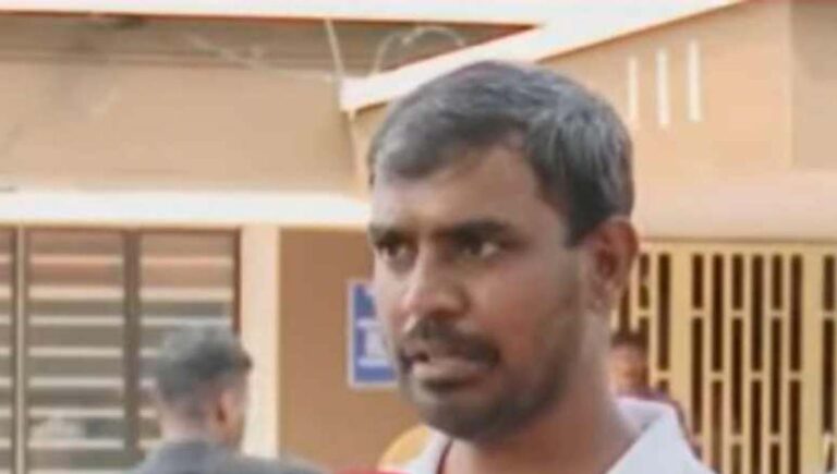 പവര്‍ക്കട്ടിന്റെ പേരില്‍ മുഖ്യമന്ത്രിയെ വിമര്‍ശിച്ച് വീഡിയോ പങ്കുവെച്ചു; ഫോണ്‍ കസ്റ്റഡിയിലെടുത്ത് ആലപ്പുഴ പൊലീസ്