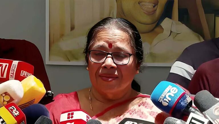 സംഘപരിവാർ അനുകൂല മാധ്യമങ്ങള്‍ വ്യാജവാര്‍ത്ത പ്രചരിപ്പിക്കുന്നു; മാധ്യമങ്ങള്‍ക്ക് മുന്നില്‍ വിതുമ്പി പികെ ശ്രീമതി