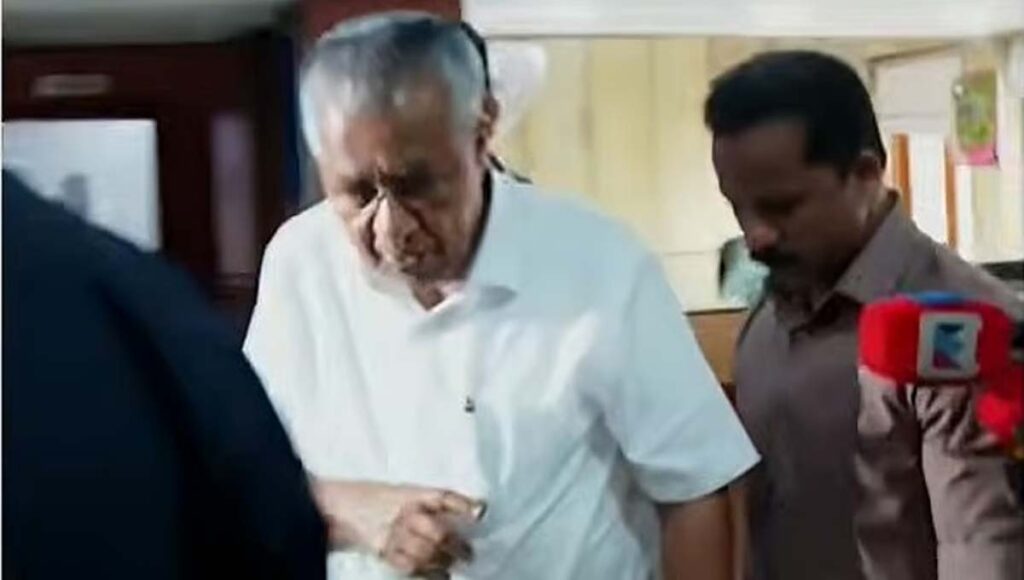 ഡല്‍ഹിയിൽ മാധ്യമങ്ങളോട് ക്ഷുഭിതനായി പിണറായി