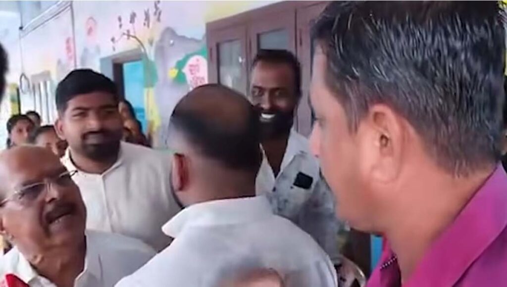 നീര്‍ക്കുന്നം സ്‌കൂളില്‍ ജി സുധാകരനും സിപിഐഎം പ്രവര്‍ത്തകരും തമ്മില്‍ വാക്കേറ്റം