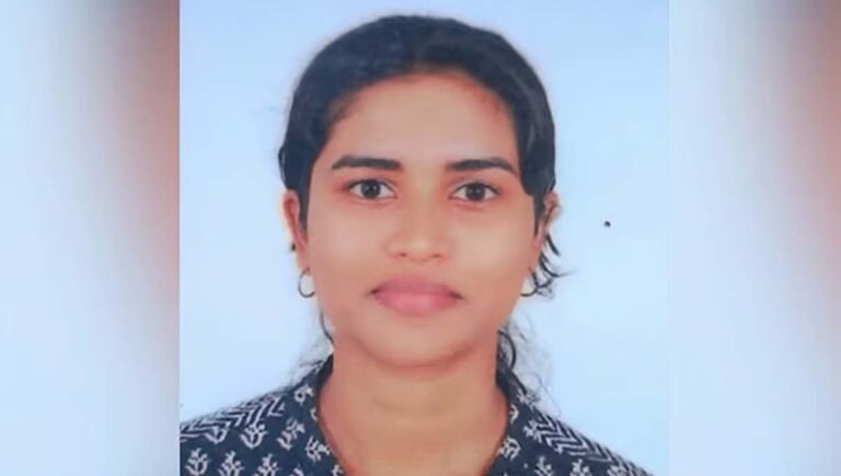 ആലപ്പുഴയില്‍ ട്രെയിനില്‍ നിന്ന് തെറിച്ചുവീണ് കോഴിക്കോട് സ്വദേശിയായ യുവതിക്ക് ദാരുണാന്ത്യം