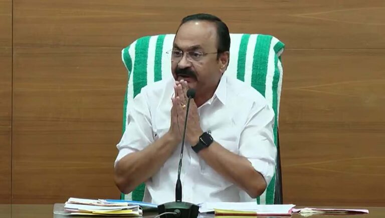 അത് സല്‍ക്കാരമല്ല; 2018 ലും 2019 ലും ദുരന്തം ഉണ്ടായപ്പോള്‍ അന്നത്തെ മുഖ്യമന്ത്രി നിരാഹാരം ഇരിക്കുകയായിരുന്നു എന്ന് അറിയില്ലായിരുന്നു : വിഡി സതീശൻ